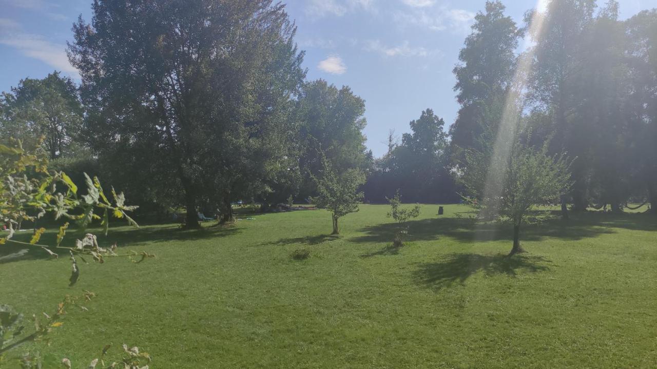 Glamping Wallersee - Unter Dem Kastanienbaum Helming المظهر الخارجي الصورة